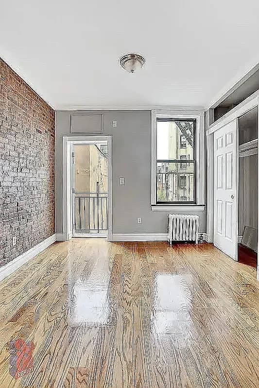 279 East 10 Street #10, Manhattan, NY 10009 apartment_living_room 1