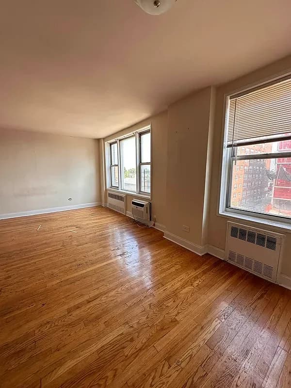 182-30 Wexford Terrace #4C, Queens, NY 11432 apartment_living_room 1