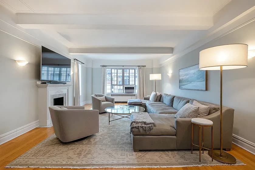 295 Central Park West #15D, Manhattan, NY 10024 apartment_living_room 1