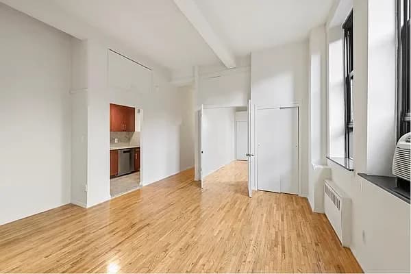 239 Park Avenue South #10C, Manhattan, NY 10003 apartment_living_room 1