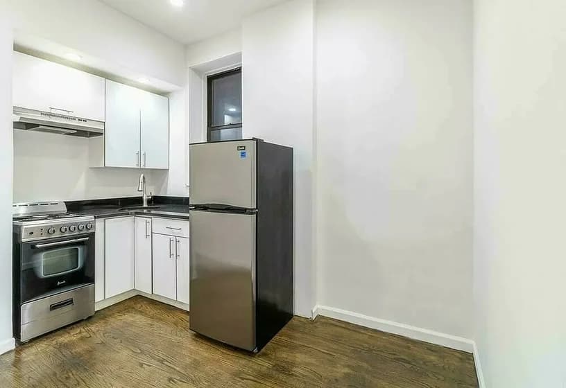 185 Ave C #2E, Manhattan, NY 10009 apartment_kitchen 1