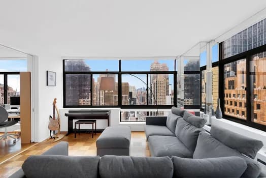 303 East 43 Street #25B, Manhattan, NY 10017