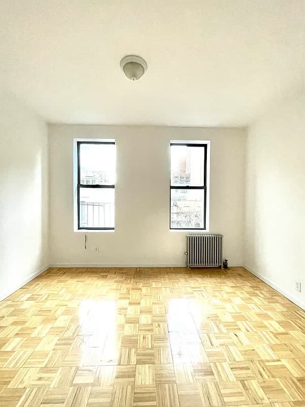 350 E 79 St #6A, Manhattan, NY 10075 apartment_living_room 1