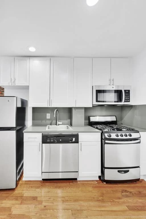 98 Christopher Street #8, Manhattan, NY 10014 1