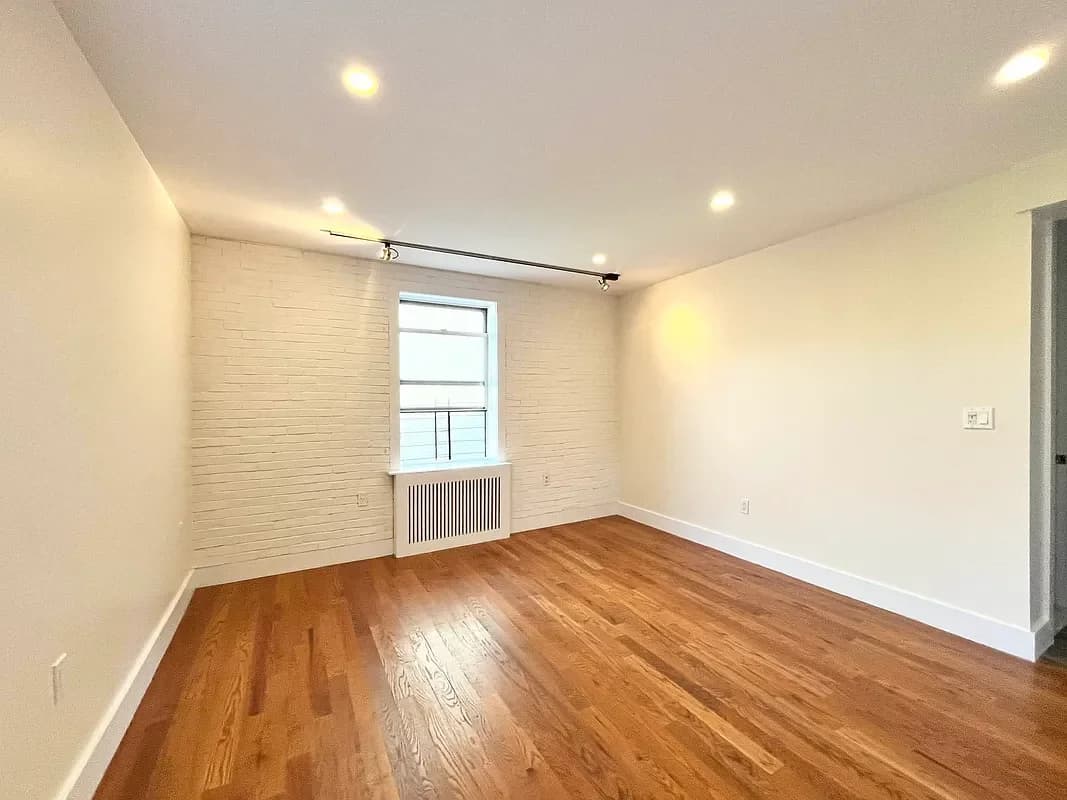 4300 Broadway #6-E, Manhattan, NY 10033 apartment_living_room 1