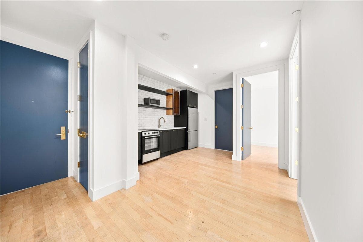 709 Hart Street #2A, Brooklyn, NY 11221