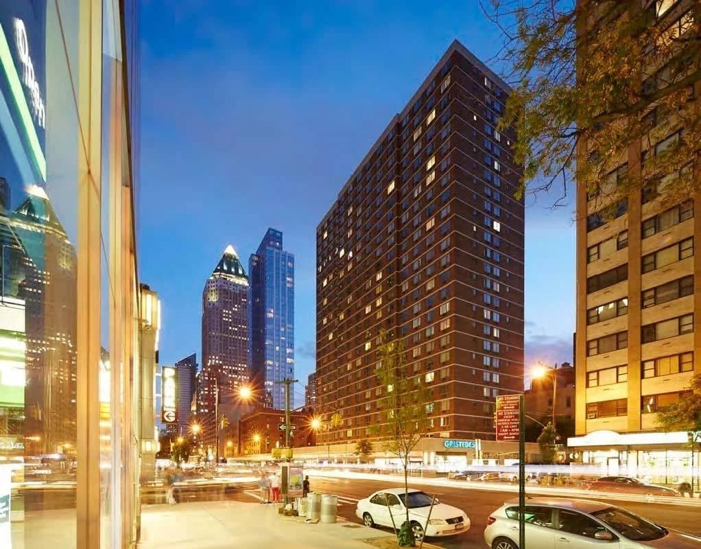 301 West 53 Street #8-K, Manhattan, NY 10019 1