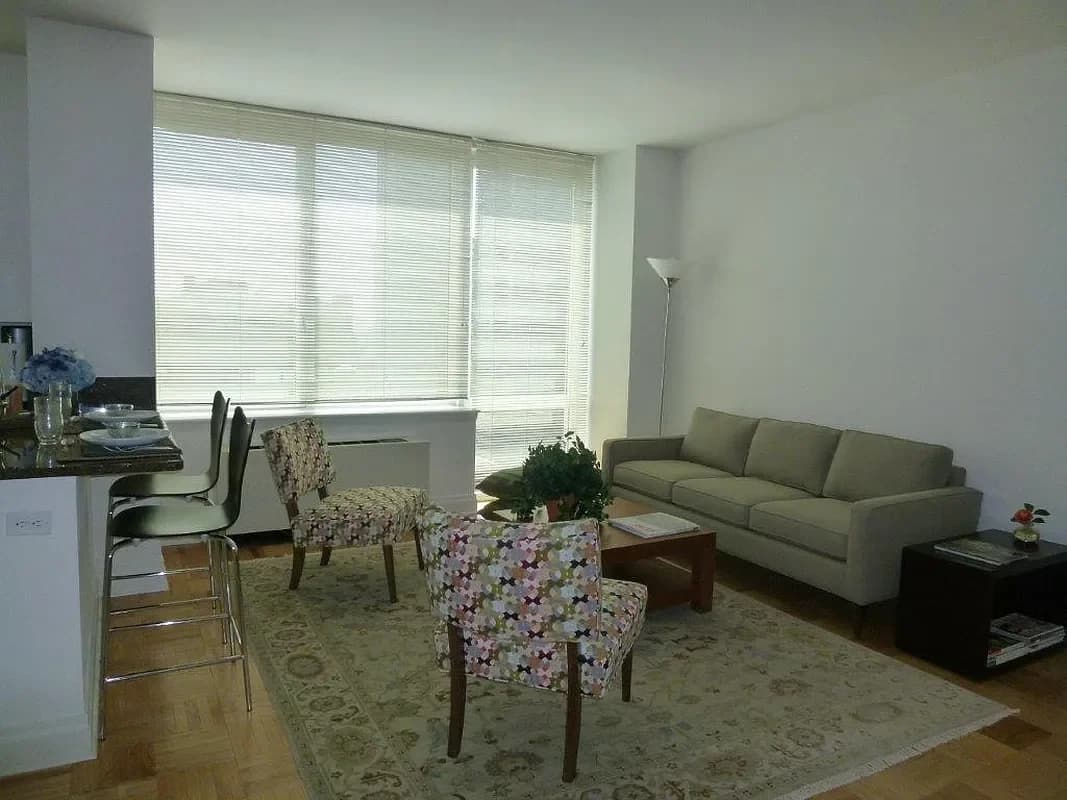 1510 Lexington Avenue #16F, Manhattan, NY 10029 apartment_living_room 1
