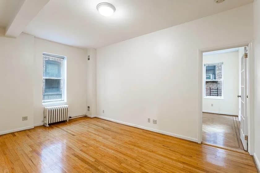 227 Riverside Drive #3E, Manhattan, NY 10025 apartment_living_room 1