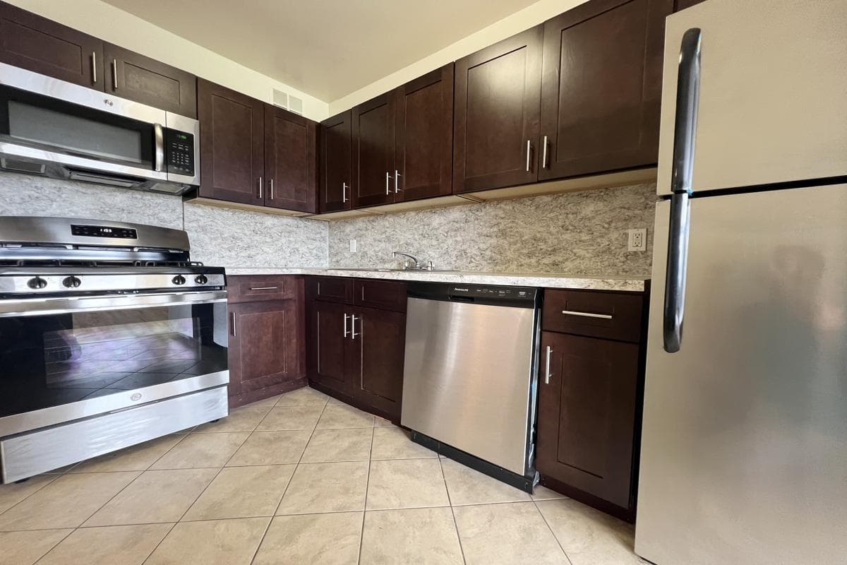 400 Argyle Road #LF7, Brooklyn, NY 11218 100