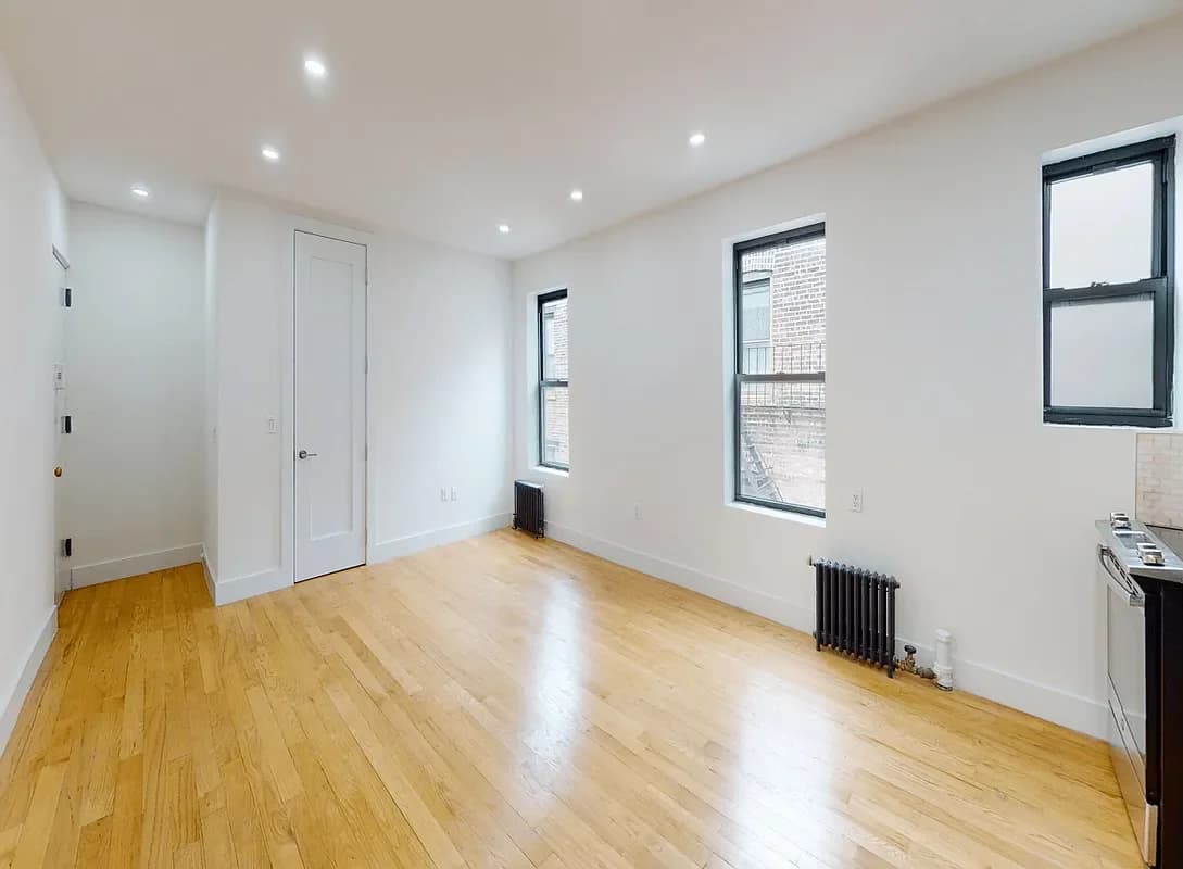 3505 Broadway #64, Manhattan, NY 10031 apartment_living_room 1