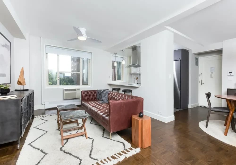 2 Stuyvesant Oval #10-B, Manhattan, NY 10009 apartment_living_room 1