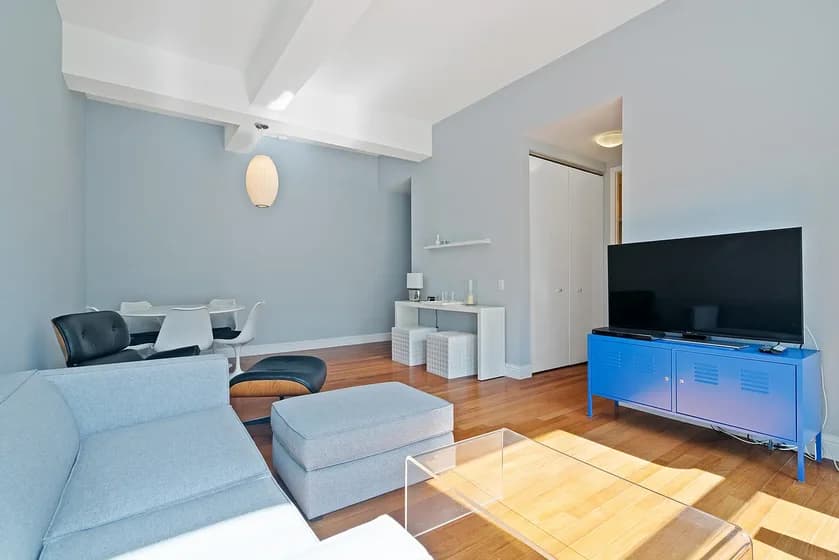 123 Washington Street #PH50H, Manhattan, NY 10006 apartment_living_room 1