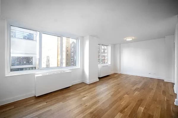 424 West End Avenue #1506, Manhattan, NY 10024 apartment_living_room 1