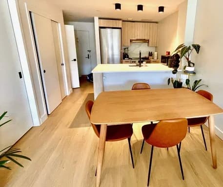 25-21 43 Ave #303, Queens, NY 11101