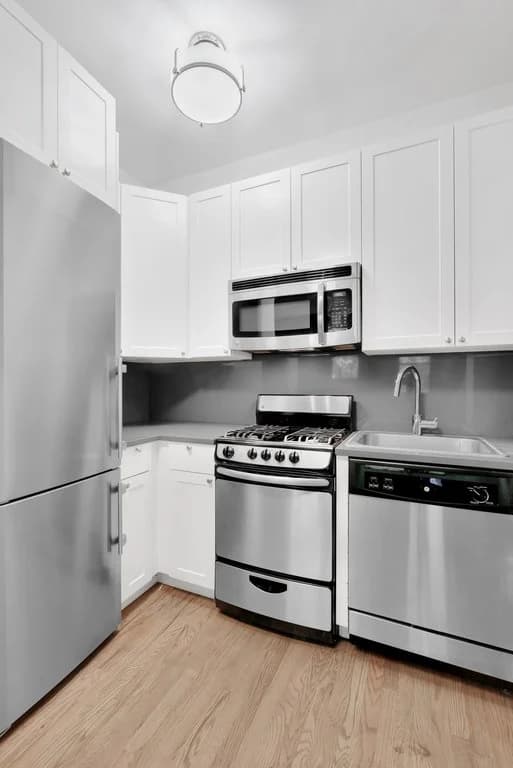 220 East 95 Street #2D, Manhattan, NY 10128 1