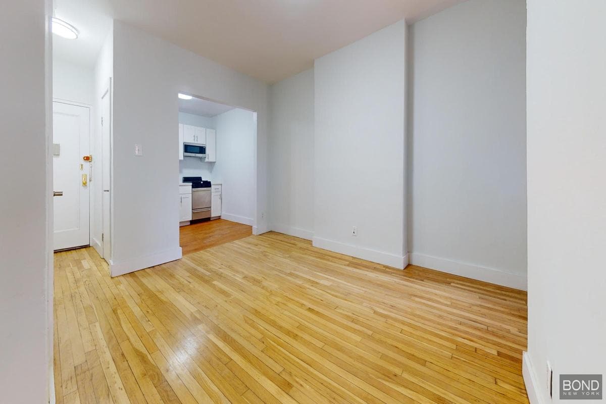 346 West 47 Street #3B, Manhattan, NY 10036