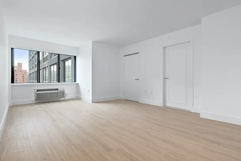 160 West 24 Street #10O, Manhattan, NY 10011 apartment_living_room 1