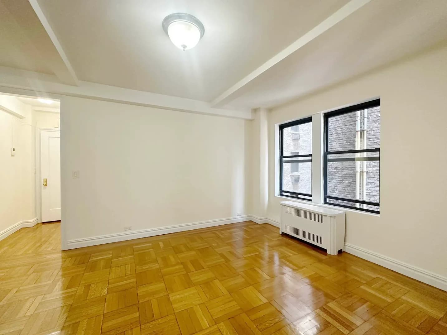 305 Lexington Avenue #6D, Manhattan, NY 10016 apartment_living_room 1