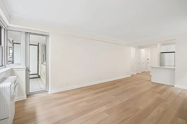 85 East End Avenue #10N, Manhattan, NY 10028 apartment_living_room 1