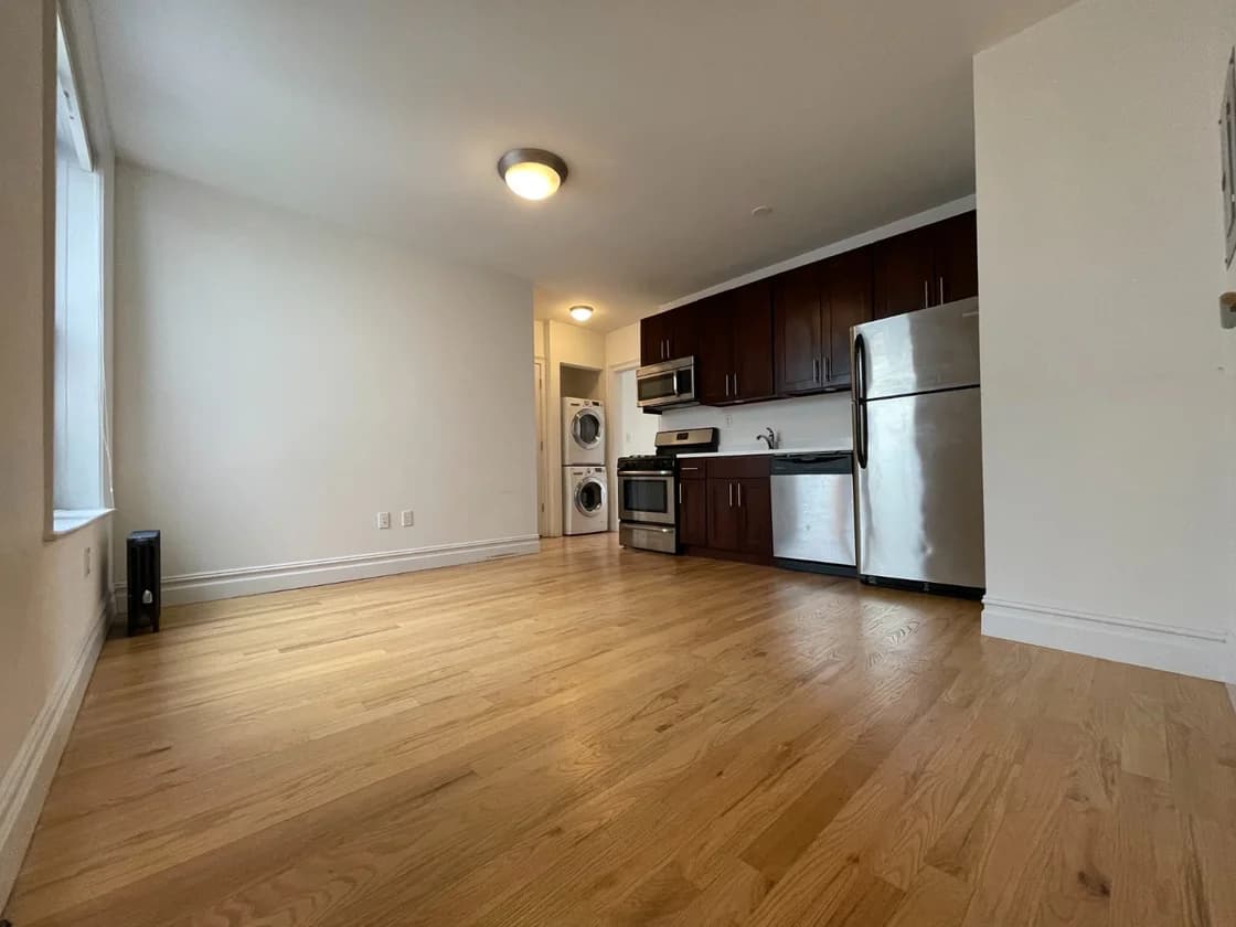 2305 30 Avenue #Apt B12, Queens, NY 11102 1