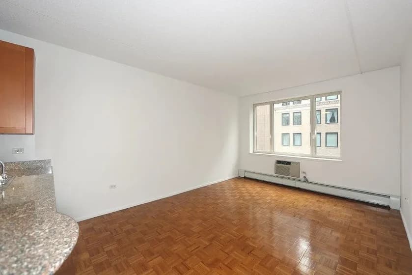 95 Worth Street #1010, Manhattan, NY 10013 apartment_living_room 1