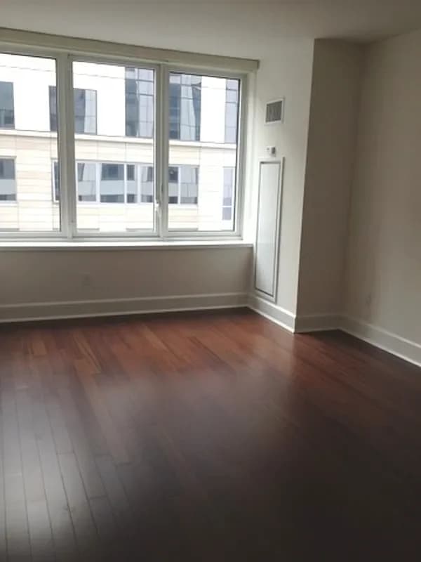 60 Riverside Boulevard #0625, Manhattan, NY 10069 apartment_living_room 1