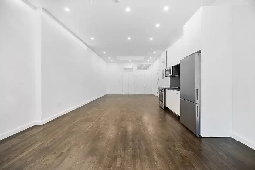 30 Greenwich Avenue #5D, Manhattan, NY 10011 apartment_living_room 1