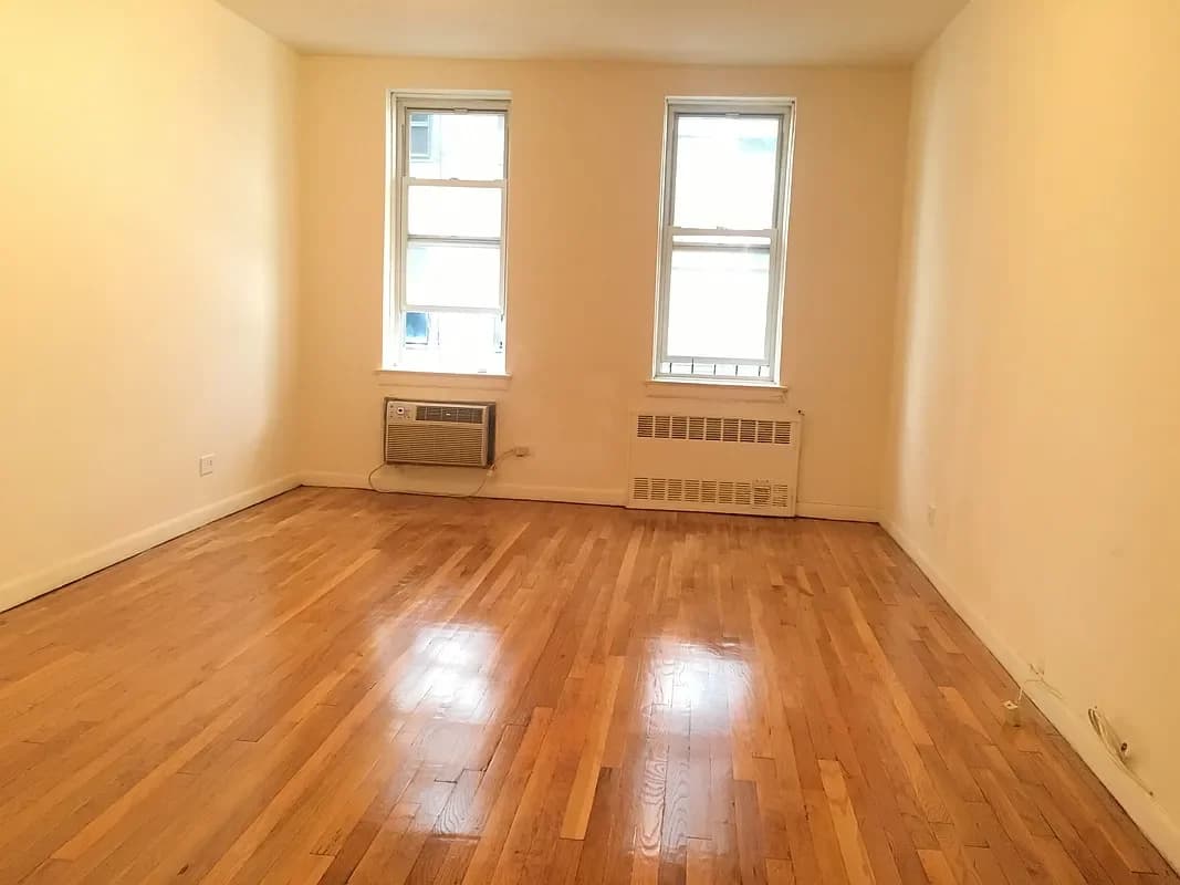347 East 51 Street #4B, Manhattan, NY 10022 apartment_living_room 1
