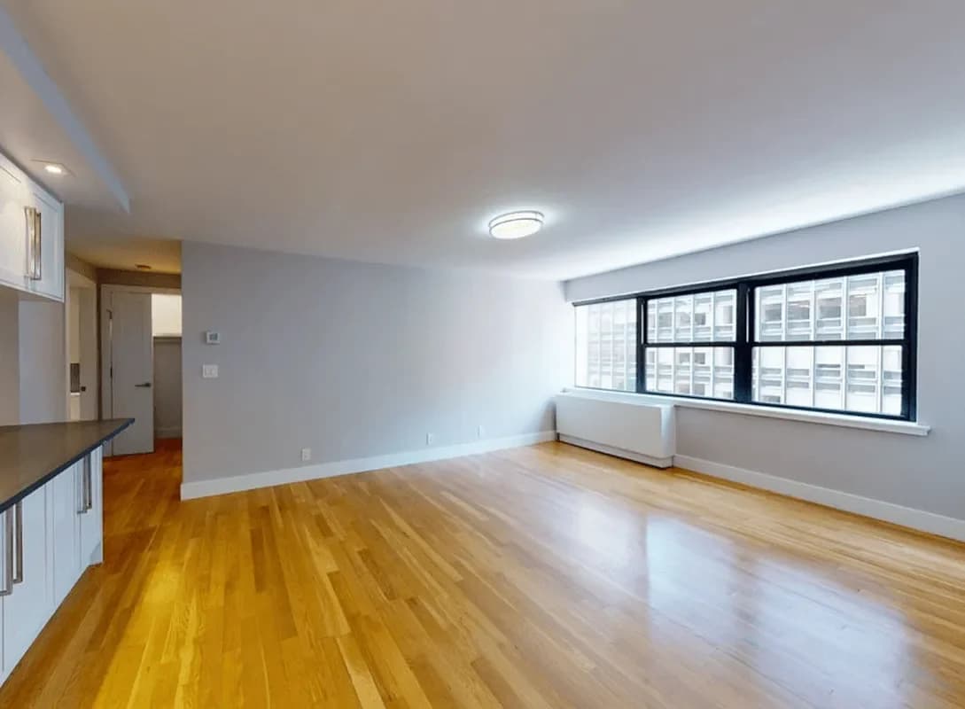 Embassy House 301 East 47 Street #14FG, Manhattan, NY 10017 apartment_living_room 1