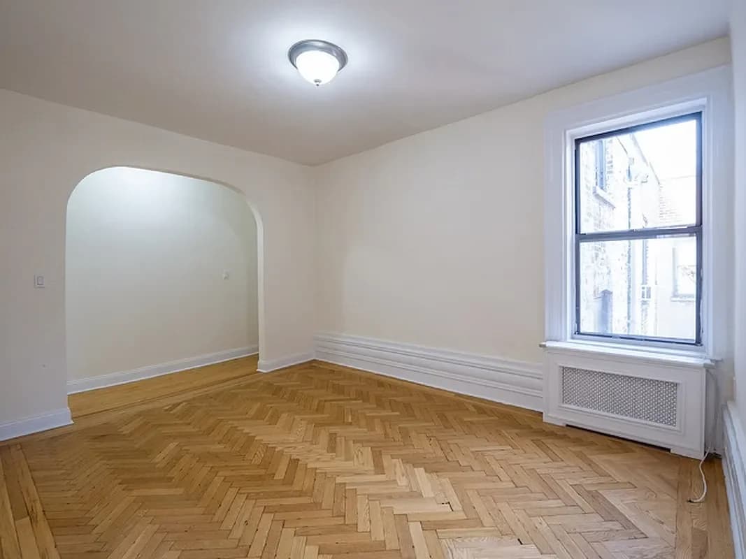 206 West 99 Street #6D, Manhattan, NY 10025 apartment_living_room 1