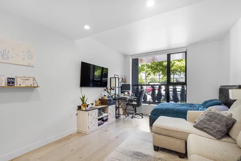 42-12 28 St #51C, Queens, NY 11101 apartment_living_room 1