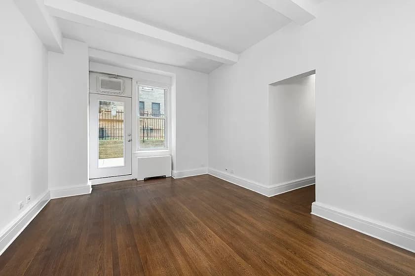 544 East 86 Street #1SW, Manhattan, NY 10028 apartment_living_room 1