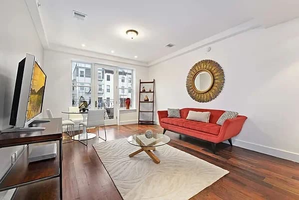 196 Macon Street #1E, Brooklyn, NY 11216