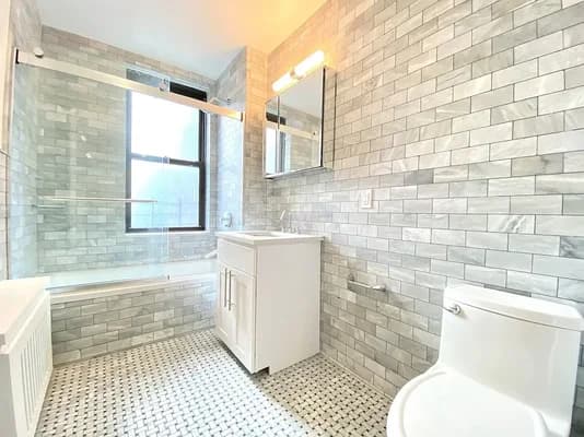 160 East 48 Street #P11, Manhattan, NY 10017
