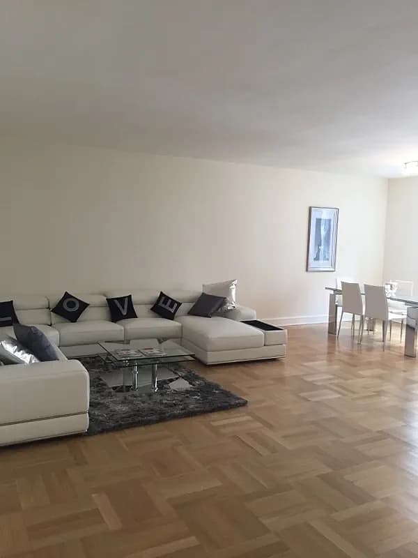400 West 63 Street #0315, Manhattan, NY 10069 apartment_living_room 1