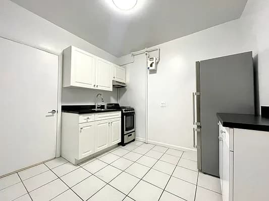 1427 York Avenue #4g, Manhattan, NY 10021 apartment_kitchen 1
