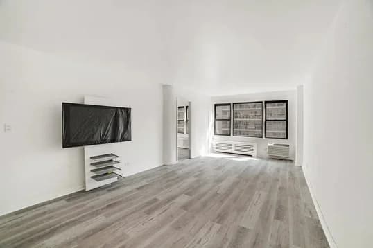 245 East 24 Street #9F, Manhattan, NY 10010