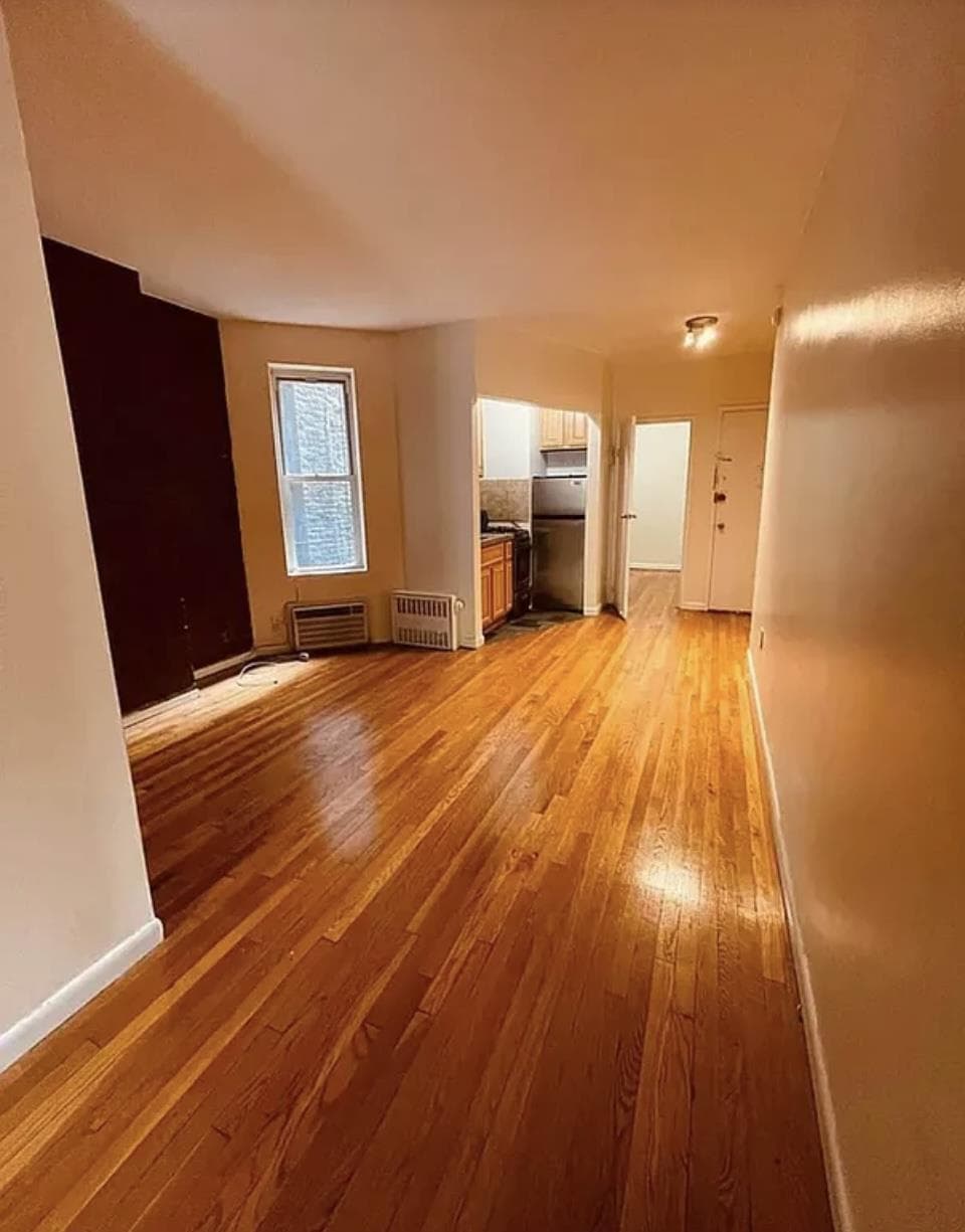 322 E 82 St #3-A, Manhattan, NY 10028 apartment_living_room 1
