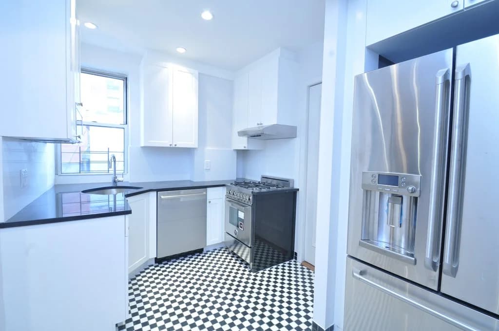 157 East 81 Street #9C, Manhattan, NY 10028 1