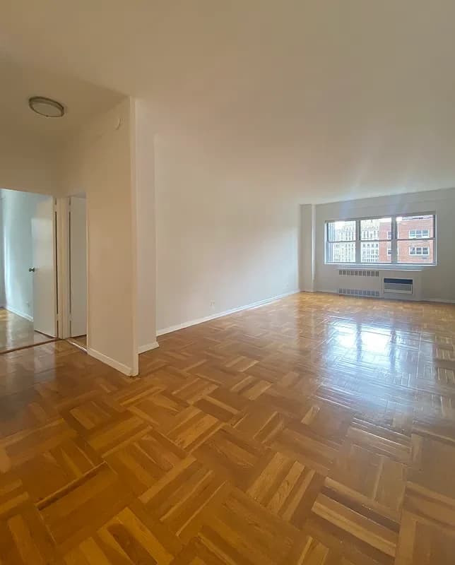 68 West 60 Street #14C, Manhattan, NY 10019 apartment_living_room 1