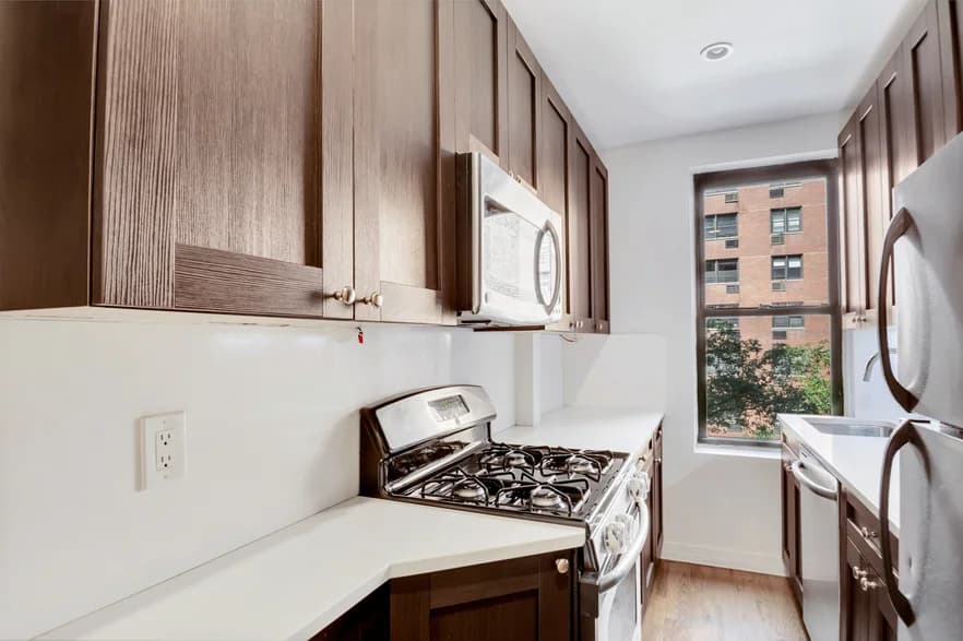226 E 70 St #3D, Manhattan, NY 10021 1