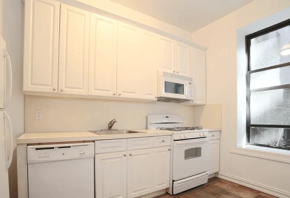 515 West 122 Street #54, Manhattan, NY 10027 apartment_kitchen 3