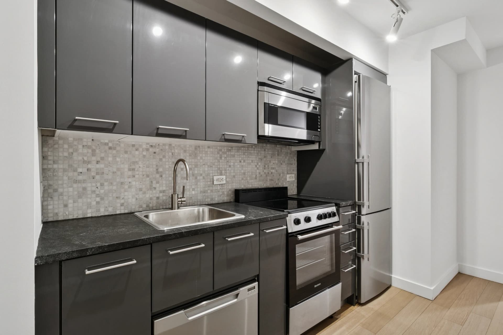 Twenty Exchange 20 Exchange Place #9-18, Manhattan, NY 10005 1