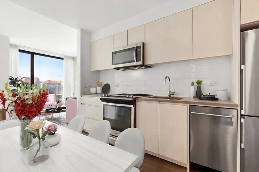 27-19 44 Drive #20C, Queens, NY 11101 apartment_dining_room 1