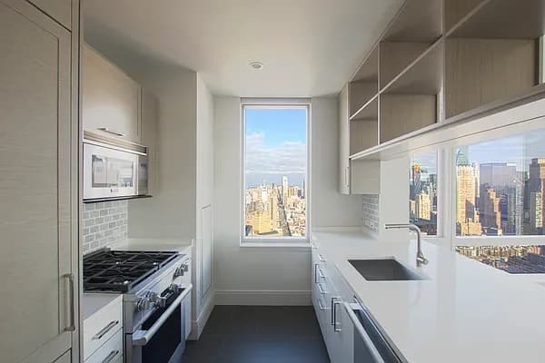555 10 Avenue #43B, Manhattan, NY 10018 apartment_kitchen 1