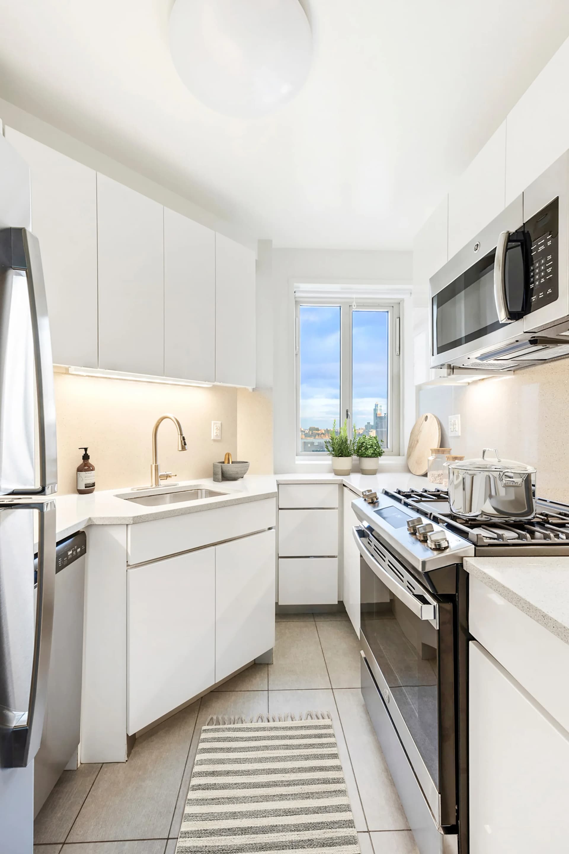 271 Avenue C #10-G, Manhattan, NY 10009 1