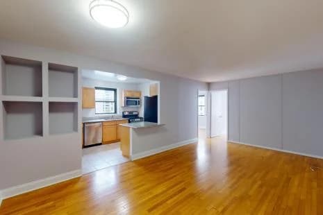Embassy House 301 East 47 Street #14J, Manhattan, NY 10017 apartment_living_room 1