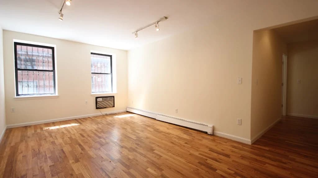 525 West 49 Street #1B, Manhattan, NY 10019 apartment_dining_room 1