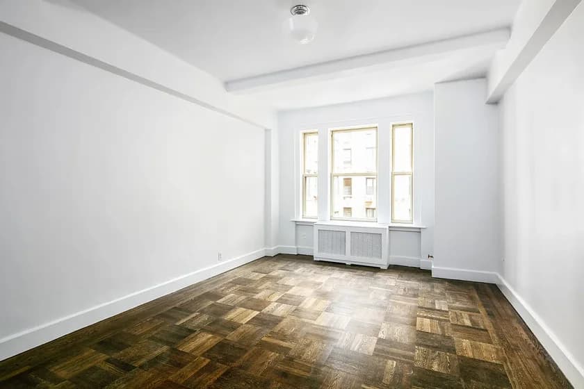 24 5 Avenue #627, Manhattan, NY 10011 apartment_living_room 1